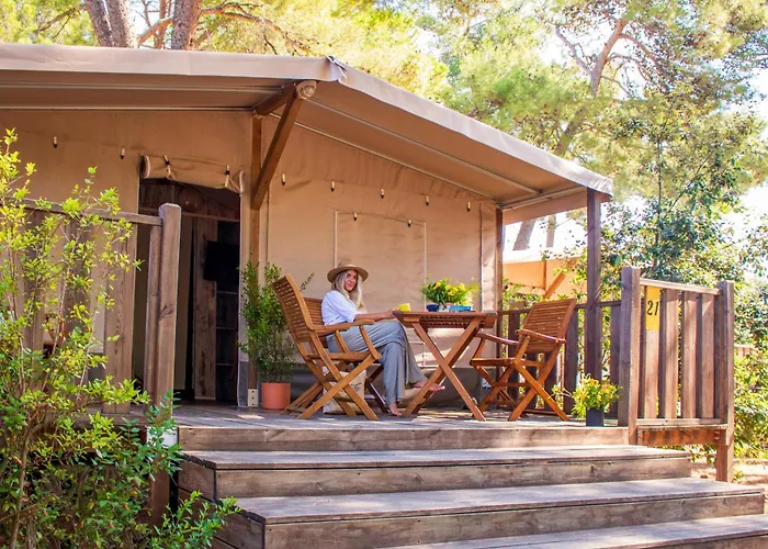 Zaton Holiday Resort Glamping Village Luksuzni šator