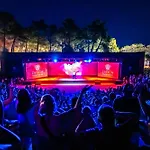 Zaton Holiday Resort Glamping Village *