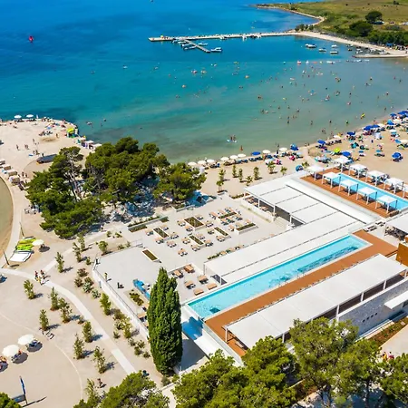 Zaton Holiday Resort Glamping Village *