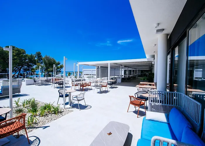 Zaton Holiday Resort Glamping Village 닌