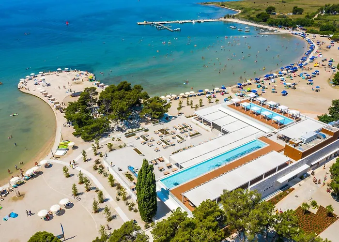 Zaton Holiday Resort Glamping Village *