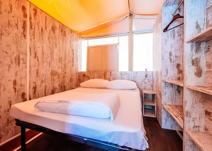 Zaton Holiday Resort Glamping Village 럭셔리텐트 *